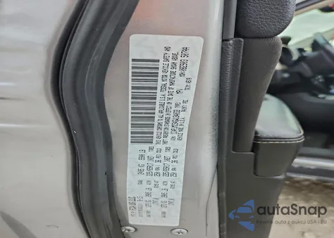 2016 Jeep Cherokee Latitude z USA, uszkodzony, nr VIN 1C4PJMCS4GW134033